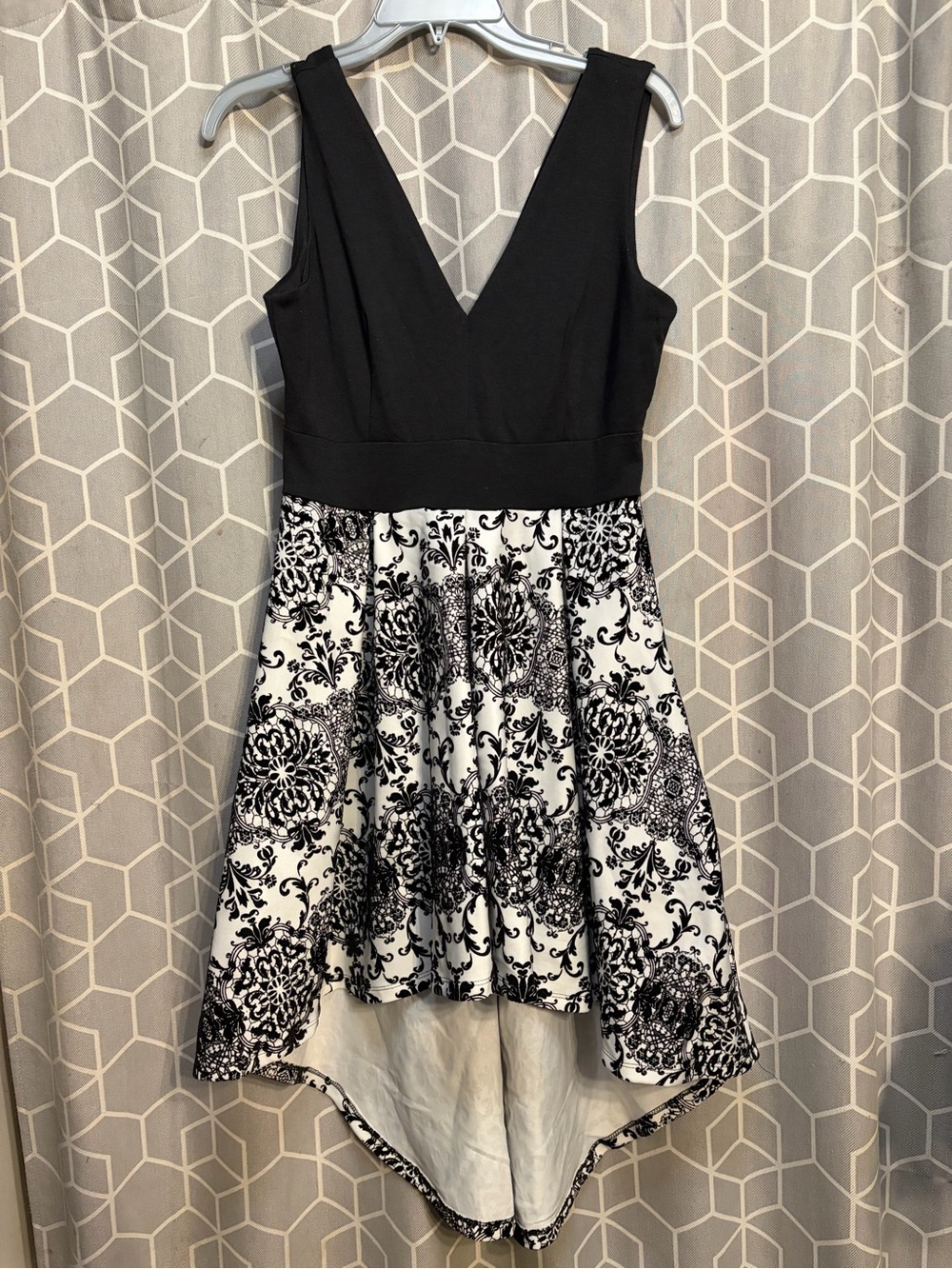 Haute Monde Black & White High-Low V-Neck Dress